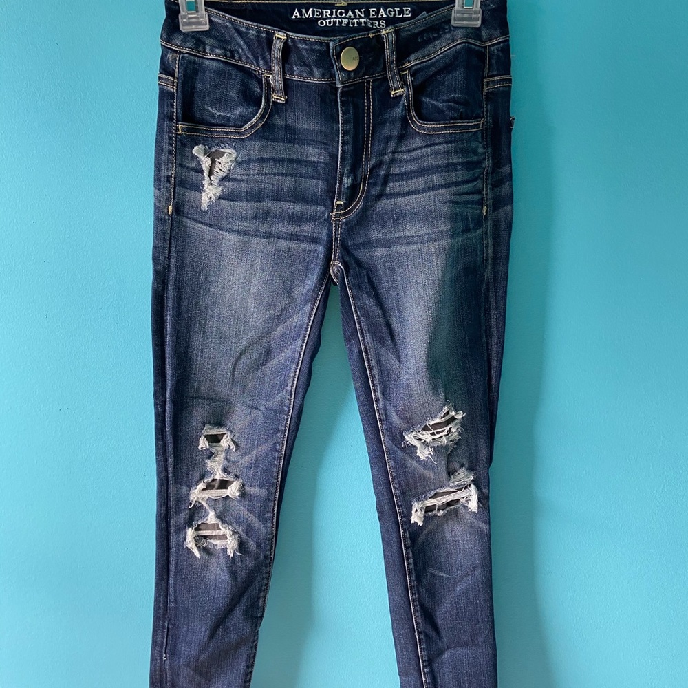 American Eagle Size 2 Distressed Jeans w/ Patches